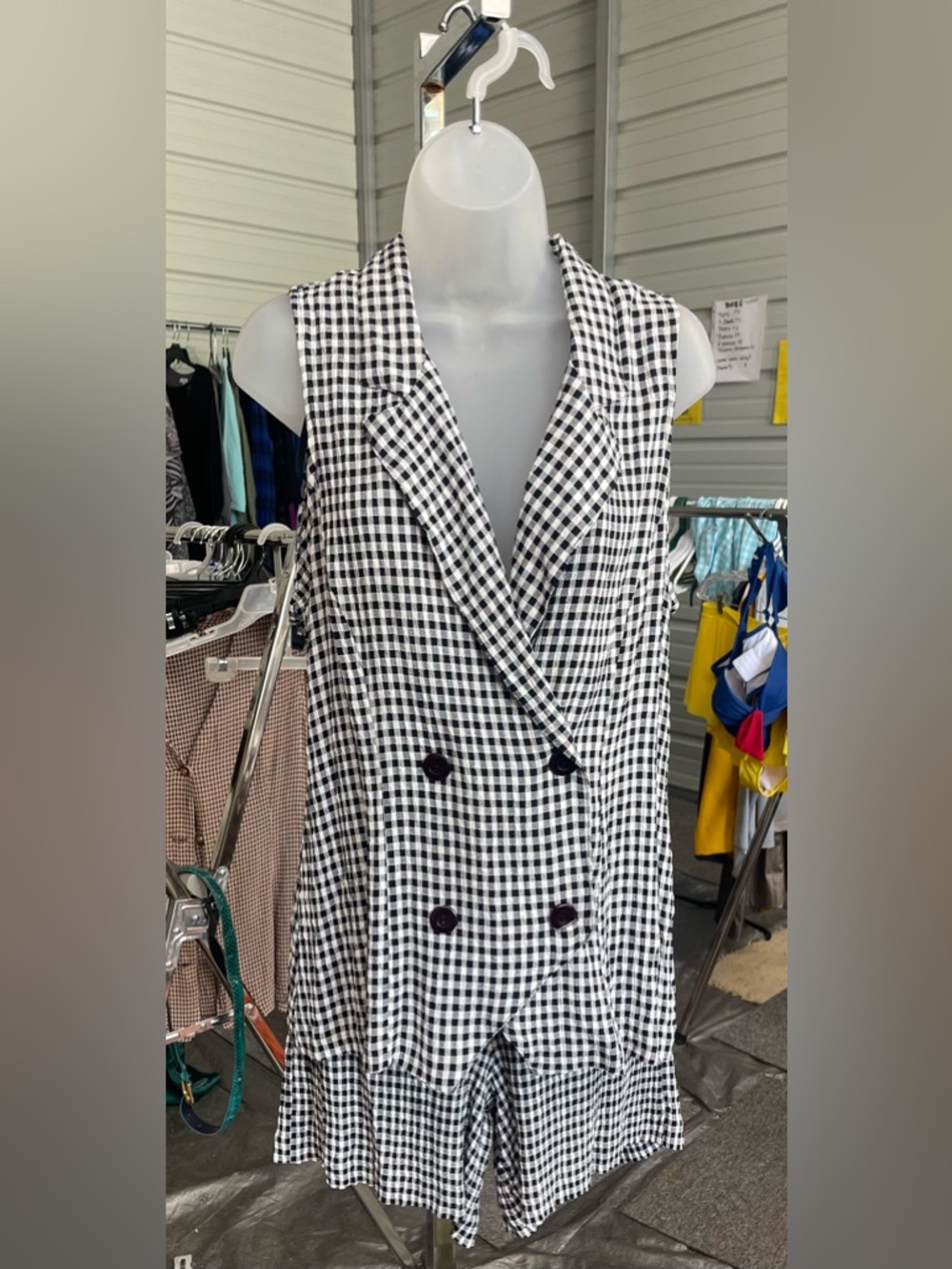 Vintage - Sleeveless Gingham Seersucker Double-Breasted Romper - Black & White